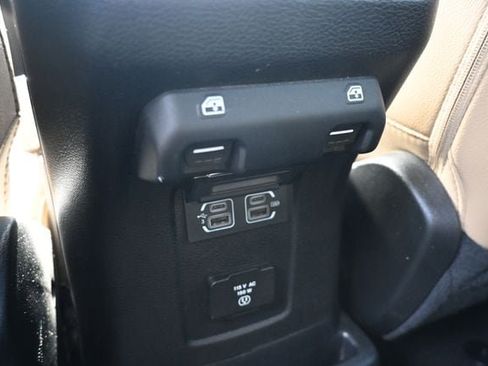 Used 2019 Jeep Wrangler Unlimited Sahara AWD/4WD image 25