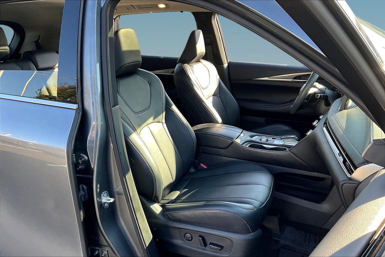 Certified 2023 INFINITI QX60 Luxe w/ Cargo Package AWD/4WD image 28