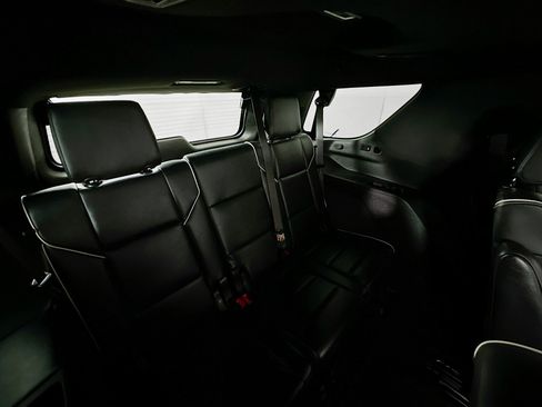 Used 2023 Cadillac Escalade Premium Luxury w/ Performance Package AWD/4WD image 28