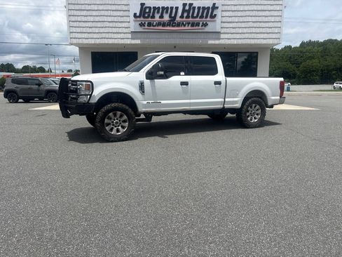Used 2022 Ford F250 XLT w/ XLT Value Package AWD/4WD image 1