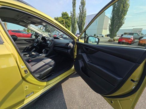 Used 2022 Subaru Crosstrek 2.0i Premium w/ Moonroof Package image 10