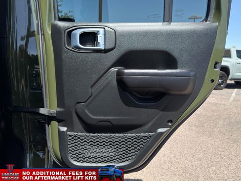 Used 2021 Jeep Gladiator Willys image 31