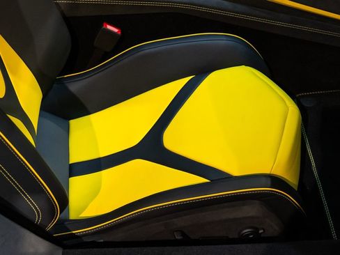 Used 2026 Lamborghini Revuelto AWD/4WD image 51