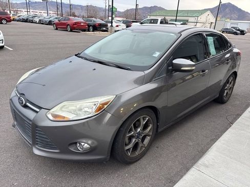 Used 2014 Ford Focus SE w/ Equipment Group 201A image 3