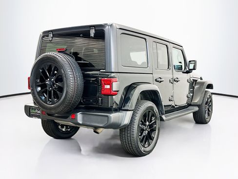 Used 2023 Jeep Wrangler Unlimited Sahara w/ Cold Weather Group AWD/4WD image 9