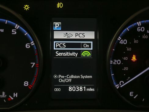Used 2017 Toyota RAV4 XLE w/ Plus Special Value Package AWD/4WD image 38