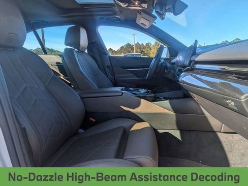 Used 2024 BMW 530i xDrive w/ Premium Package image 32