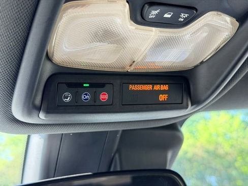Used 2022 Chevrolet TrailBlazer RS AWD/4WD image 17