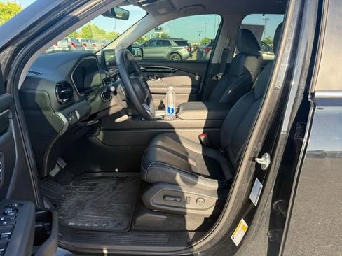 Used 2025 Honda Pilot EX-L image 14