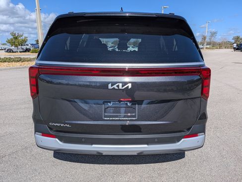 New 2026 Kia Carnival EX image 6