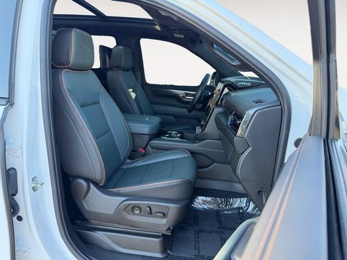 Used 2025 GMC Yukon AT4 w/ AT4 Premium Plus Package AWD/4WD image 24