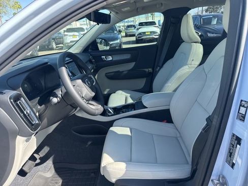 New 2026 Volvo XC40 B5 Plus w/ Protection Package Premier AWD/4WD image 10