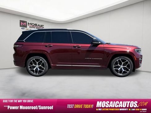 Used 2022 Jeep Grand Cherokee Summit AWD/4WD image 8