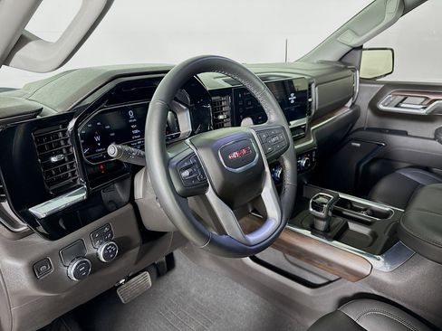 Used 2023 GMC Sierra 1500 SLT w/ SLT Premium Package image 8