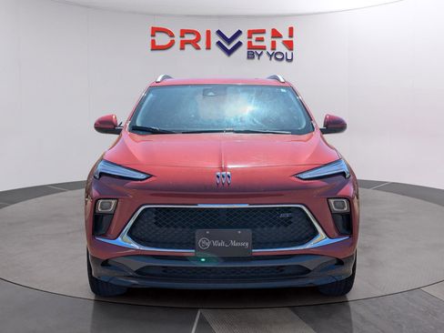 Used 2024 Buick Encore GX Sport Touring image 8