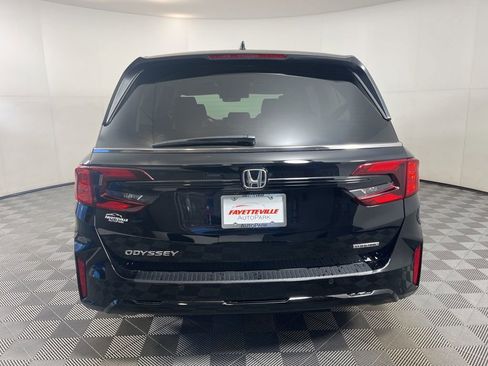 New 2026 Honda Odyssey Touring image 4