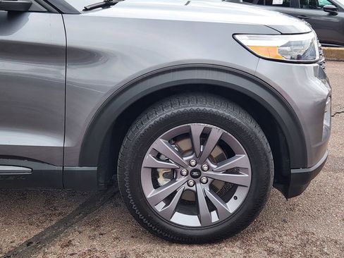 Used 2022 Ford Explorer XLT w/ Equipment Group 202A AWD/4WD image 29