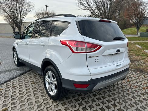 Used 2015 Ford Escape SE w/ Equipment Group 201A image 7