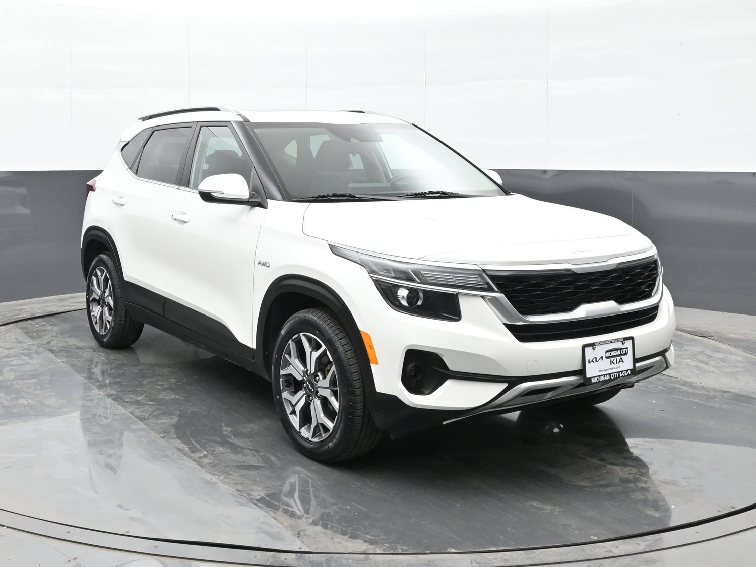 Used 2022 Kia Seltos EX AWD/4WD image 2