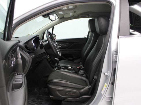 Used 2022 Buick Encore Preferred image 16