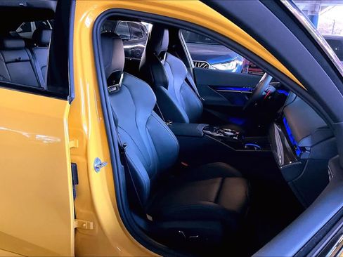 Used 2025 BMW M5 Touring image 8