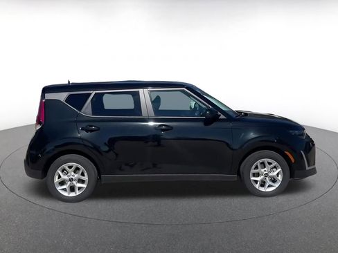 Used 2025 Kia Soul LX w/ LX Technology Package image 16