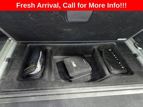 Used 2023 Rivian R1S Adventure image 4