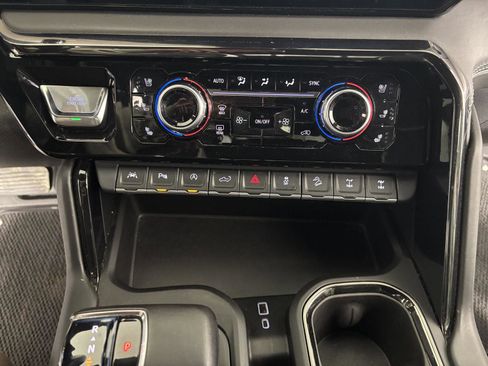 Used 2022 GMC Sierra 1500 AT4X image 39
