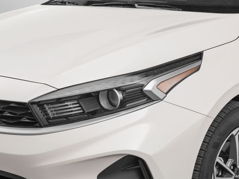 Used 2024 Kia Forte LXS FWD image 45