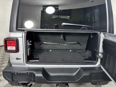 Used 2022 Jeep Wrangler Sport image 20