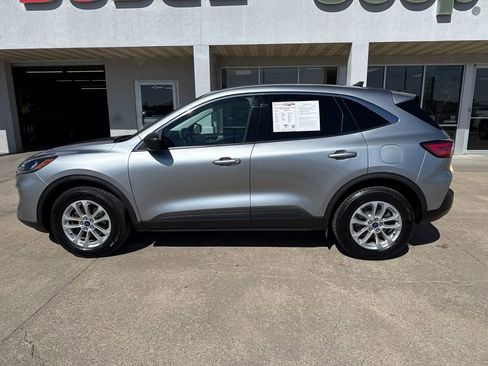 Used 2022 Ford Escape SE w/ Cold Weather Package AWD/4WD image 2