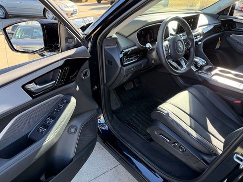 Used 2026 Acura MDX SH-AWD image 13