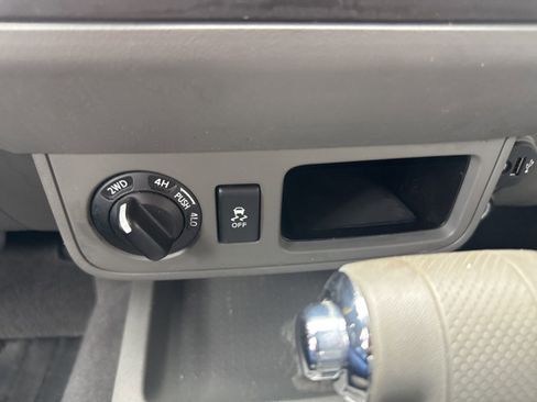 Used 2019 Nissan Frontier SV image 23