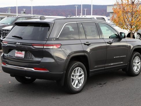 New 2025 Jeep Grand Cherokee 4WD image 5