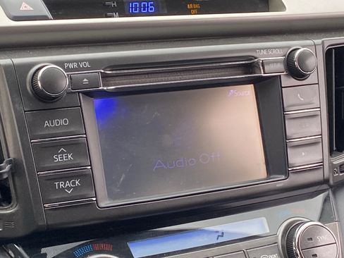 Used 2013 Toyota RAV4 XLE FWD image 6
