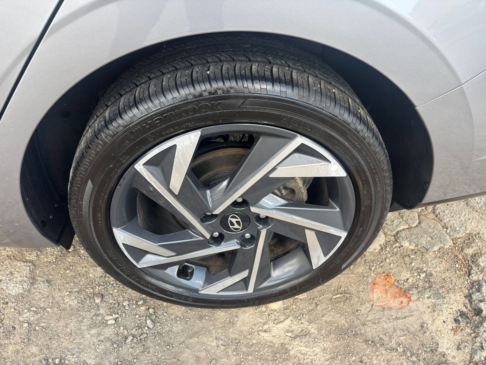Used 2025 Hyundai Elantra SEL FWD image 31