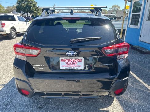 Used 2020 Subaru Crosstrek 2.0i Premium w/ Moonroof Package 2 image 4
