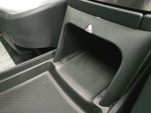 Used 2023 Rivian R1S Adventure image 33