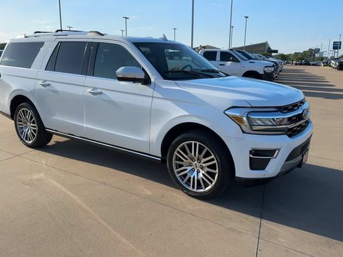 Used 2024 Ford Expedition Max Limited AWD/4WD image 3