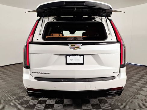 Used 2022 Cadillac Escalade Sport w/ Touring Package AWD/4WD image 9