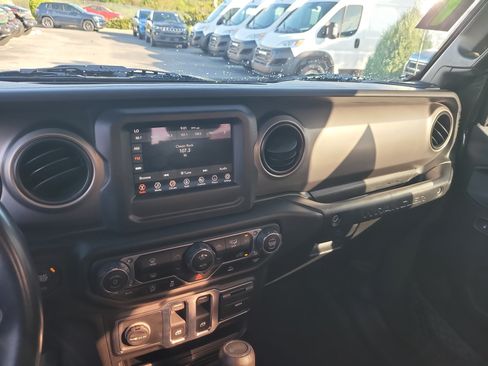Used 2021 Jeep Wrangler Sport AWD/4WD image 16