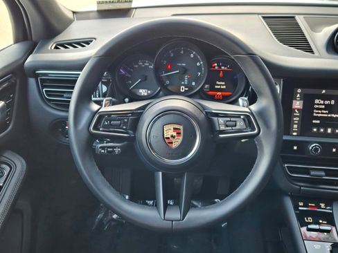 Certified 2025 Porsche Macan w/ Premium Package Plus AWD/4WD image 17