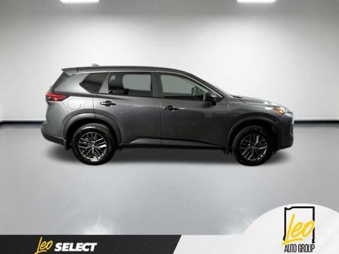 Used 2025 Nissan Rogue S FWD image 5