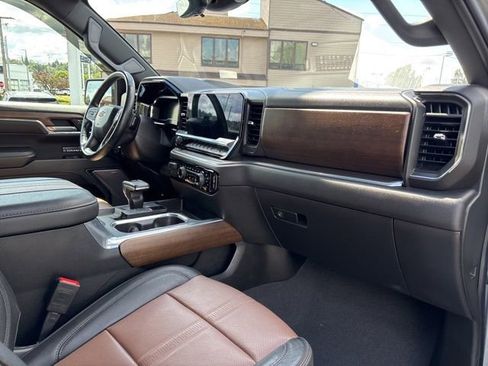 Used 2023 Chevrolet Silverado 1500 High Country w/ High Country Premium Package AWD/4WD image 48