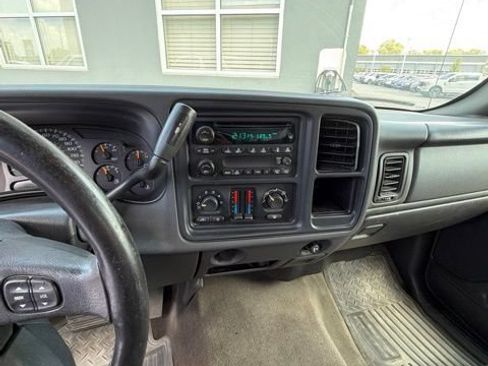 Used 2006 GMC Sierra 1500 SLE w/ Sierra Special Edition RWD image 7