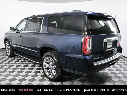 Used 2019 GMC Yukon XL Denali image 3