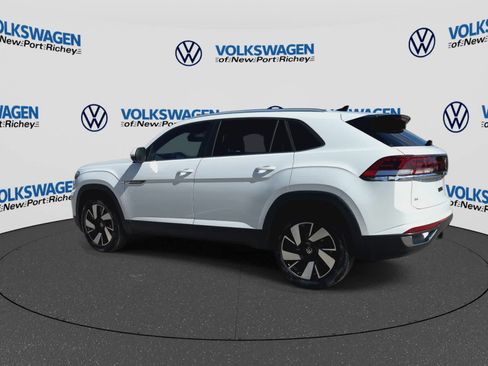 Used 2026 Volkswagen Atlas Cross Sport SE FWD image 6