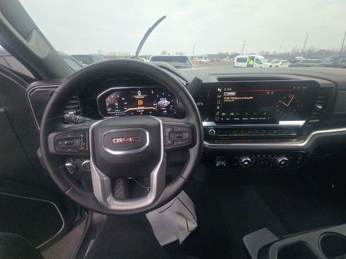 Used 2024 GMC Sierra 1500 Elevation image 15