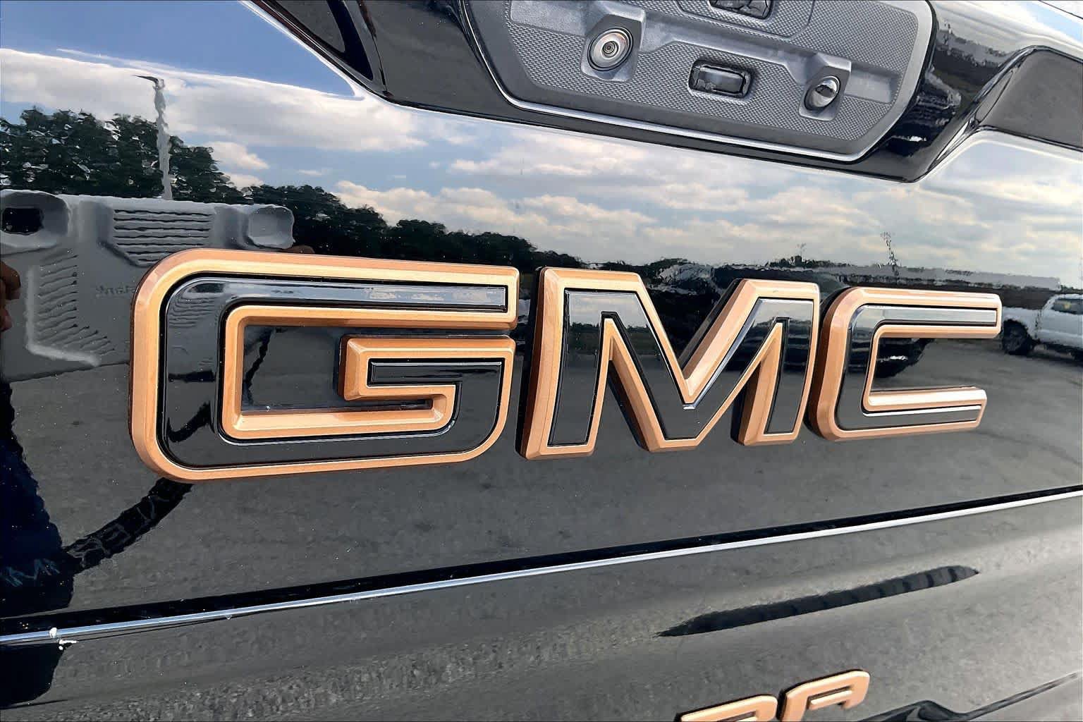 Used 2022 GMC Sierra 1500 AT4 w/ AT4 Premium Package AWD/4WD image 31