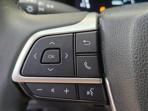 Used 2025 Toyota Grand Highlander FWD image 12